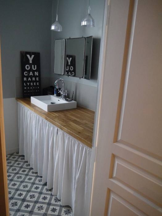 COCON VINTAGE, Agence Laurent Cayron Agence Laurent Cayron Modern Banyo