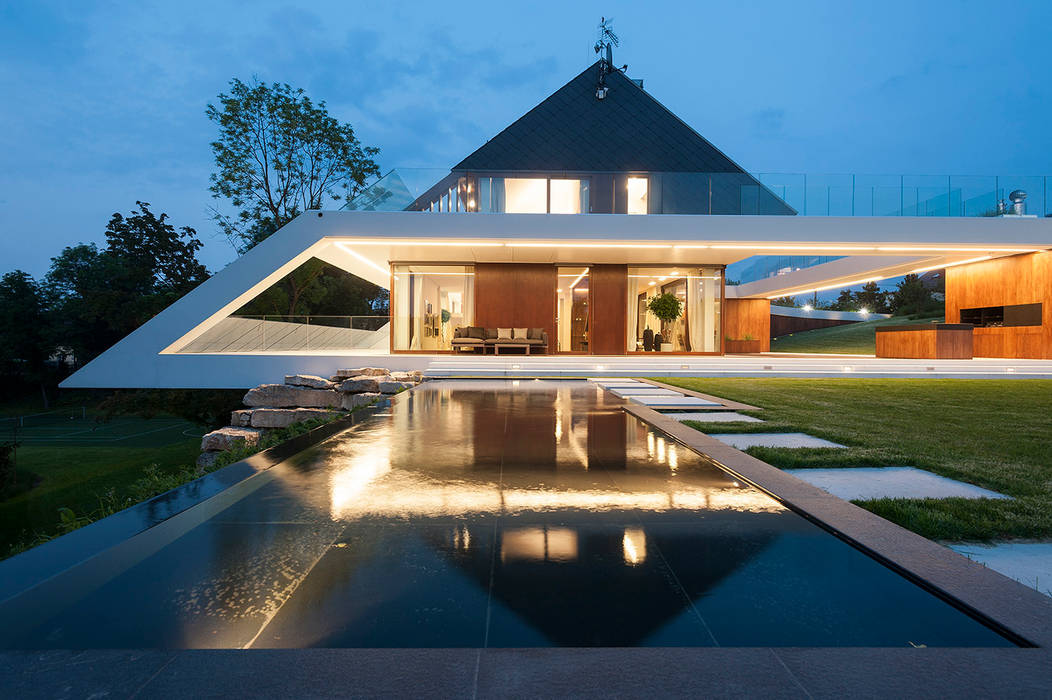 EDGE HOUSE, MOBIUS ARCHITEKCI PRZEMEK OLCZYK MOBIUS ARCHITEKCI PRZEMEK OLCZYK ระเบียง, นอกชาน