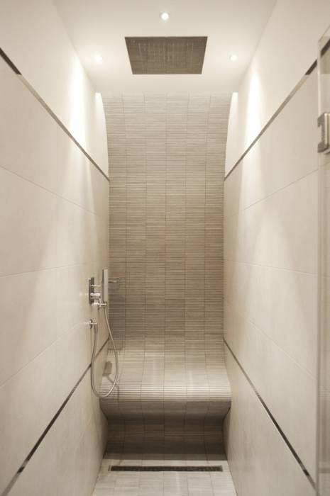 Progetto residenziale | Roma | Appio Latino – 2015, ar architetto roma ar architetto roma Bagno moderno doccia, seduta doccia, soffione incasso, soffione grande, led, faretti, mosaico, listelli