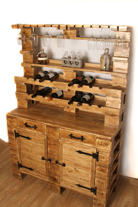 Wine cabinet homify Comedores rústicos Vitrinas y cajoneras