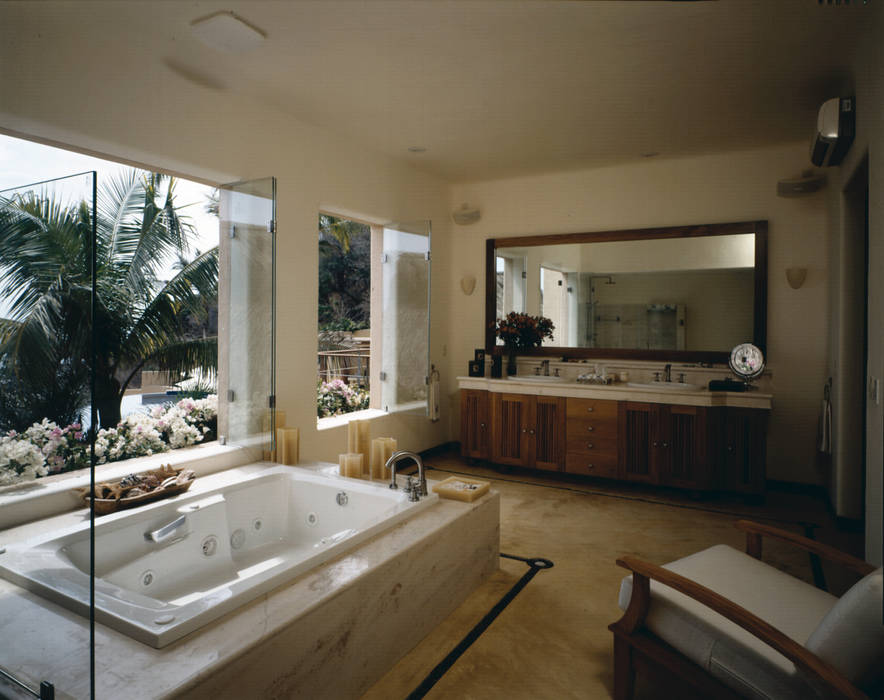 Casa Cuixa, BR ARQUITECTOS BR ARQUITECTOS Tropical style bathroom