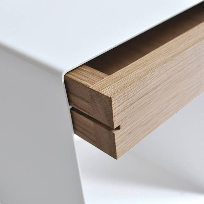 12° side table by chris+ruby chris+ruby Modern Yatak Odası Komodinler