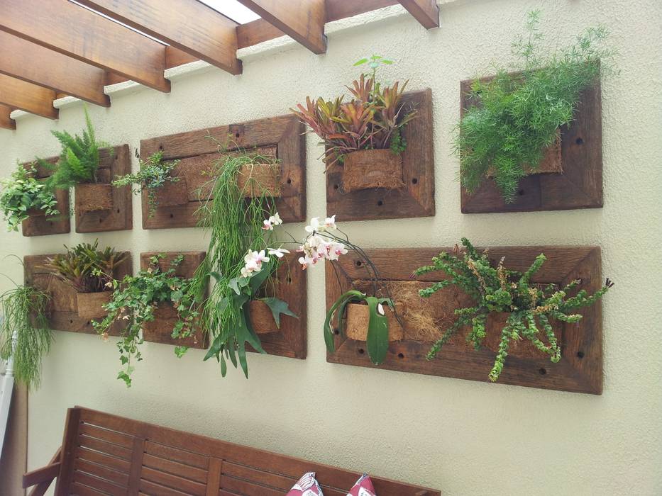 Painel vertical modulado A Varanda Floricultura e Paisagismo Jardins de inverno rústicos Plantar,Madeira,Construção,Botânica,Arquitetura,Galho,Artes criativas,Flor,Planta de casa,Planta terrestre