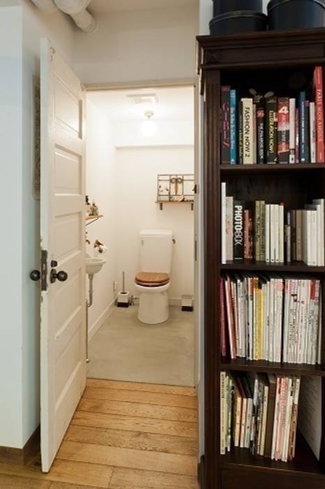 ひっそりと佇むサロンとしての部屋～トイレ: 株式会社 TRUSTが手掛けた折衷的なです。,オリジナル