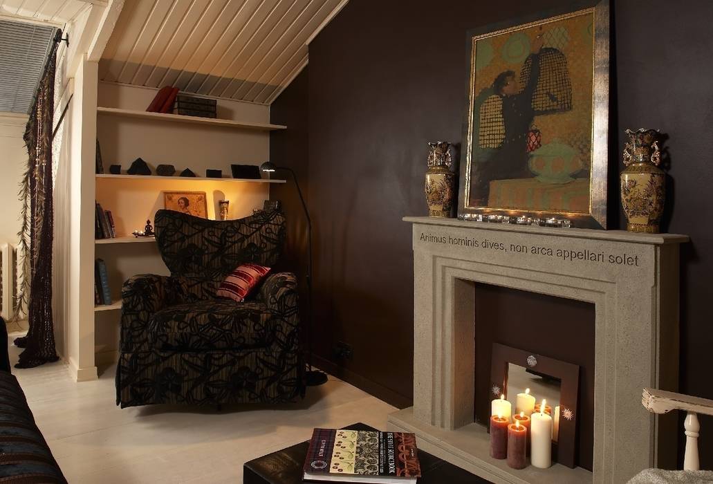 Квартира в старом московском доме, Irina Tatarnikova Irina Tatarnikova Гостиные в эклектичном стиле Камины и аксессуары