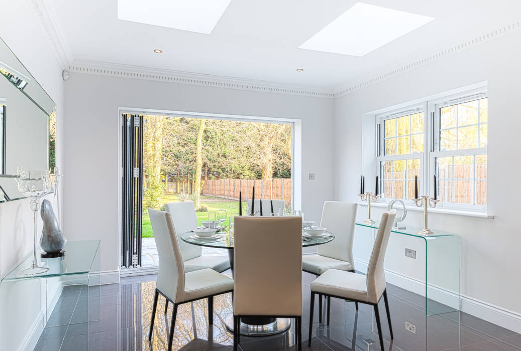 Dining area In:Style Direct Modern dining room