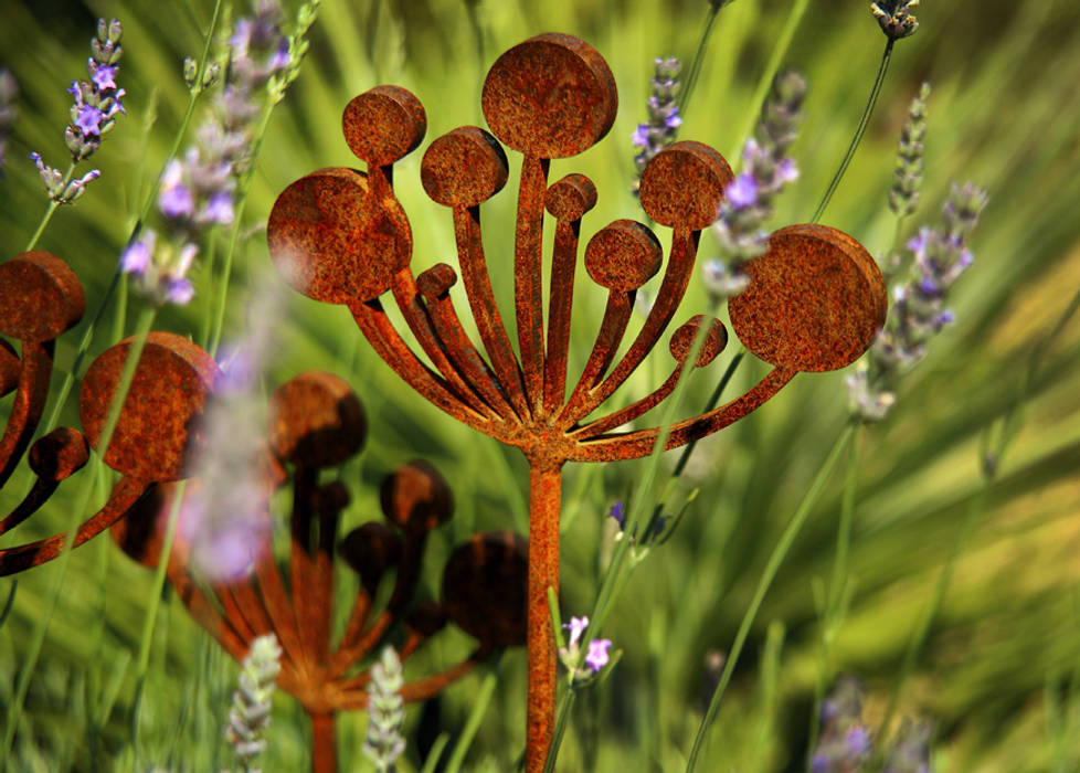 Cow Parsley Garden Sculptures, Garden Art and Sculpture Garden Art and Sculpture Jardines de estilo moderno Metal