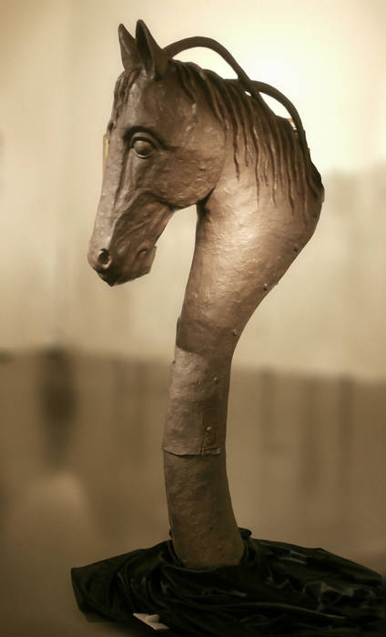 Cabeza de caballo. Escultor. Angel Gil Otros espacios Esculturas