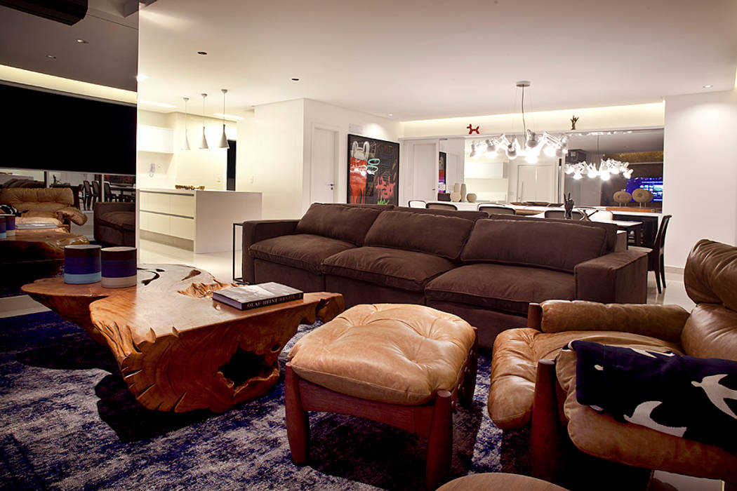 Integrated apartment STUDIO ANDRE LENZA Salas de estar minimalistas TV e mobiliário