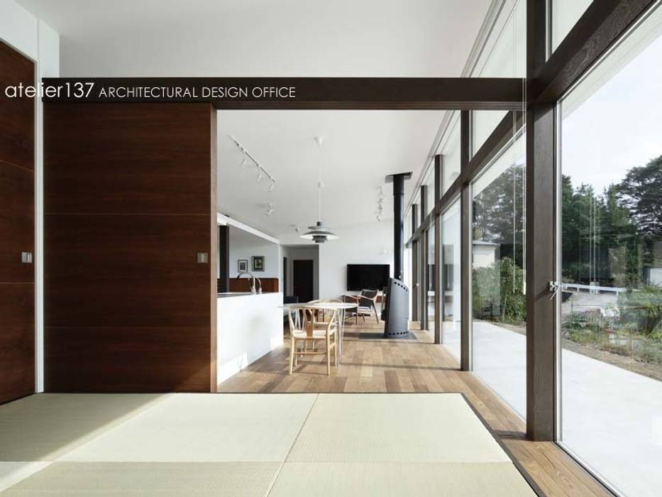 016小諸 I さんの家, atelier137 ARCHITECTURAL DESIGN OFFICE atelier137 ARCHITECTURAL DESIGN OFFICE Modern dining room Wood Wood effect