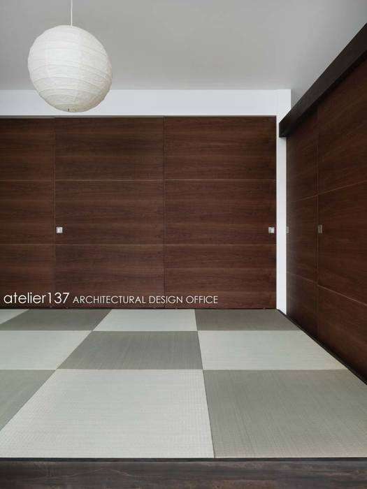 016小諸 I さんの家, atelier137 ARCHITECTURAL DESIGN OFFICE atelier137 ARCHITECTURAL DESIGN OFFICE Salas de entretenimiento de estilo moderno Madera Acabado en madera