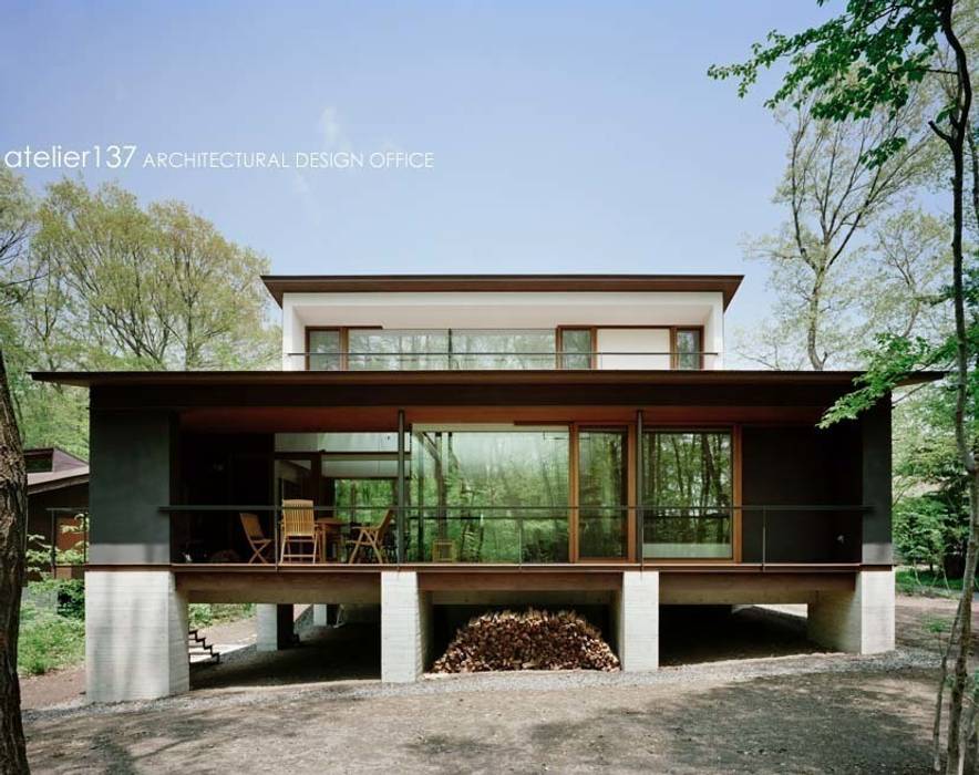 外観～015軽井沢Tさんの家 atelier137 ARCHITECTURAL DESIGN OFFICE クラシカルな 家 外観,軒,2階建て,高床