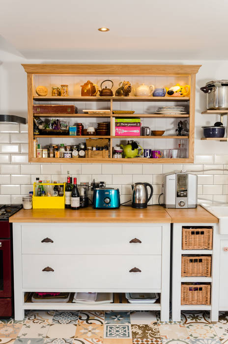 Painted kitchen, Clachan Wood Clachan Wood Dapur Modern Cabinets & shelves