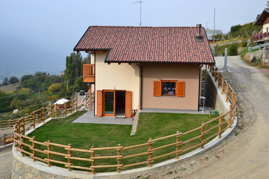 Eco Villaggio Arcadia in Bioedilizia ad Aosta (AO), Arcadia Biocase - Casattiva + Arcadia Biocase - Casattiva + Rustic style house