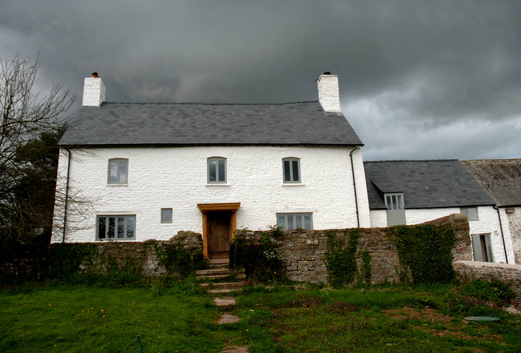 Coldbrook Farm, Monmouthshire, Hall + Bednarczyk Architects Hall + Bednarczyk Architects Rumah Gaya Country