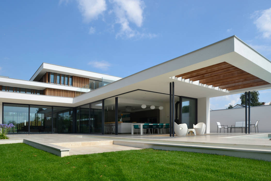 River House - External view of kitchen and canopy from garden Selencky///Parsons Modern houses