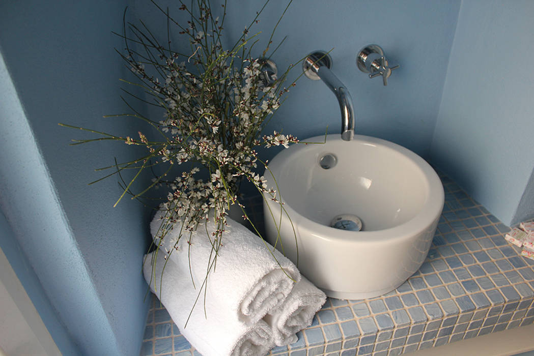 La casetta - casa vacanze, INARCHlab INARCHlab Mediterranean style bathrooms