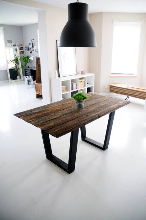 homify Rustic style kitchen Tables & chairs