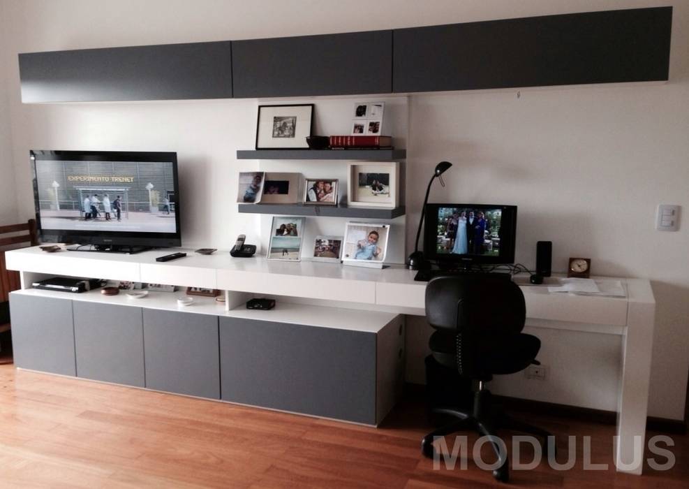 homify Ruang Studi/Kantor Minimalis Desks