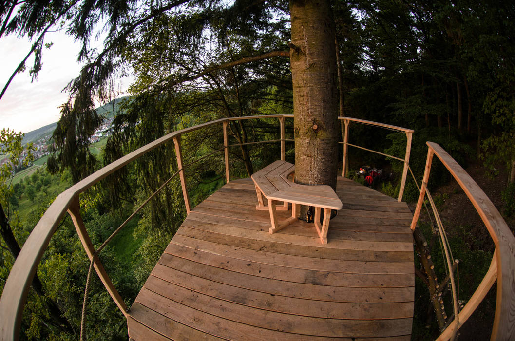 Im Wald über Tübingen, Luftschlösser Luftschlösser Balcones y terrazas de estilo ecléctico