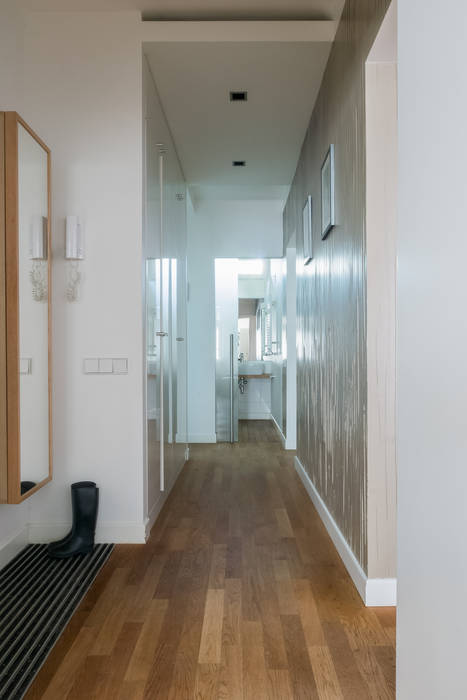 Żoliborski minimalizm, Jacek Tryc-wnętrza Jacek Tryc-wnętrza Modern corridor, hallway & stairs