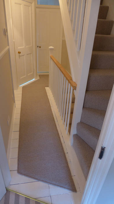 Landing carpet runner Style Within Moderner Flur, Diele & Treppenhaus landing carpet,carpet runner,stairs and landing,stripped handrail,fitted carpet,beige landing,stair carpet runner,stair carpet,hall decoration,landing decoration