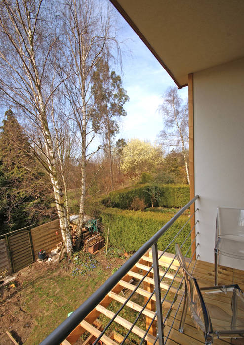 Situé dans les arbres, DCA DCA Balcon, Veranda & Terrasse modernes