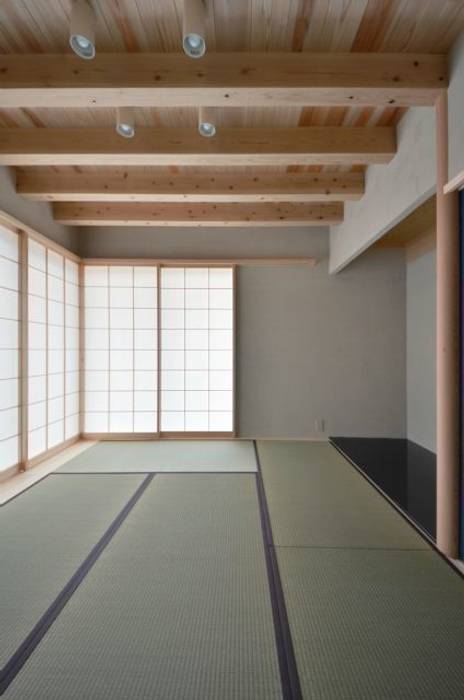 和モダンの家, 岩田建築アトリエ 岩田建築アトリエ 和風デザインの 多目的室