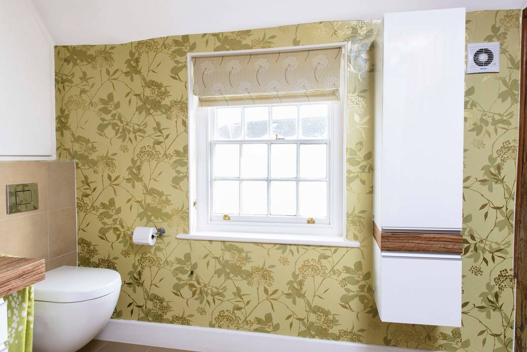 Wallpaper Feature Wall Workshop Interiors Classic style bathroom