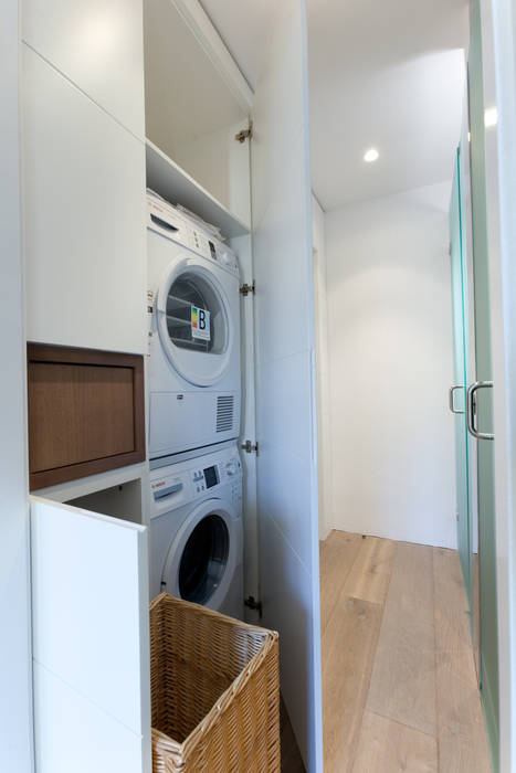 Piso Calle Princesa en Barcelona, 4+1 arquitectes 4+1 arquitectes Closets modernos