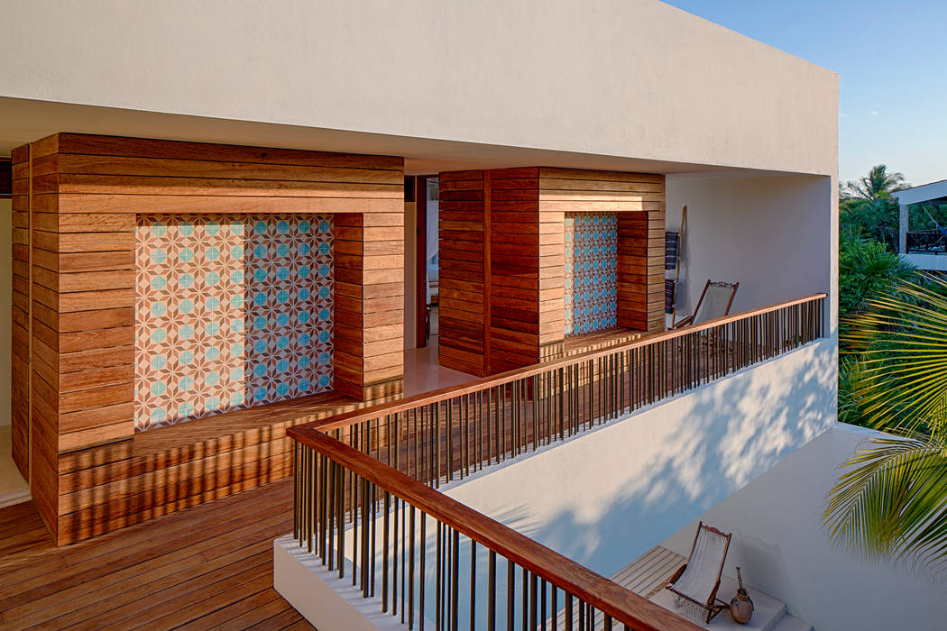 Casa Xixim, Specht Architects Specht Architects Tropical style balcony, veranda & terrace