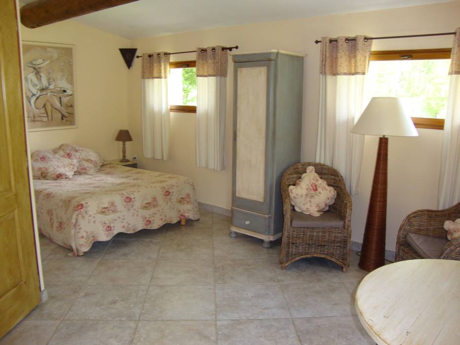 la cabane dans les arbres, Les maisons de chante oiseau Les maisons de chante oiseau Country style bedroom