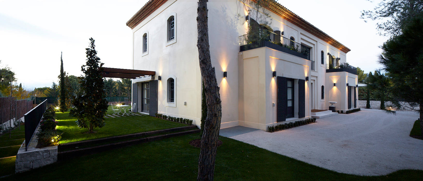 HOUSE IN VALDEMARIN, Serrano Suñer Arquitectura Serrano Suñer Arquitectura Casas de estilo clásico