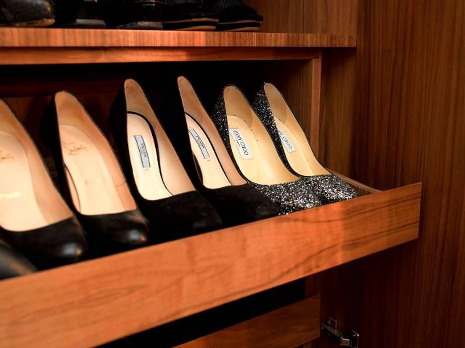 Bespoke shoe cabinet In:Style Direct Vestidores de estilo clásico