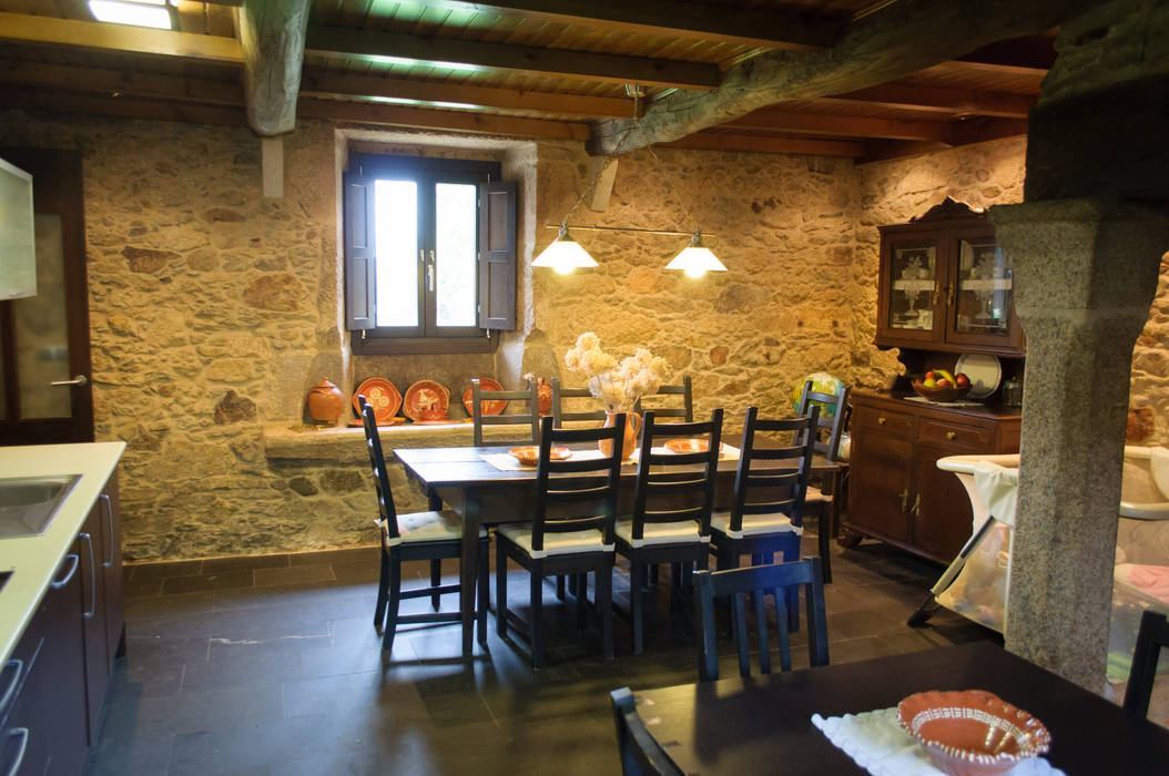 Rehabilitación en Laracha Intra Arquitectos Cocinas de estilo rural