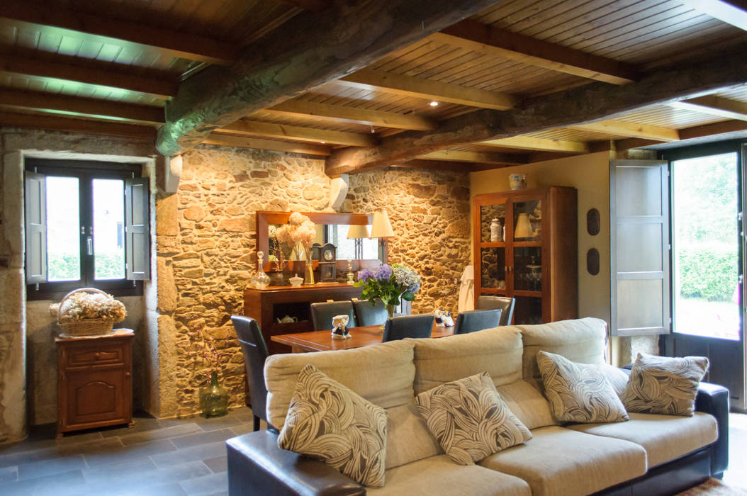 Rehabilitación en Laracha Intra Arquitectos Salones de estilo rural