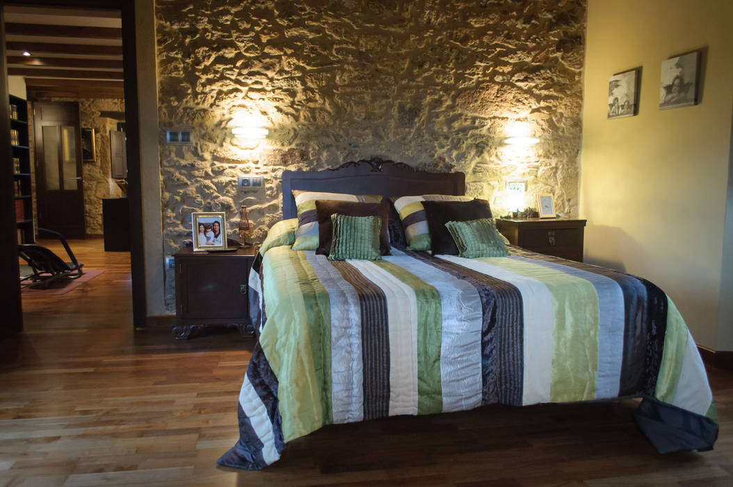 Country style bedroom by Intra Arquitectos Country