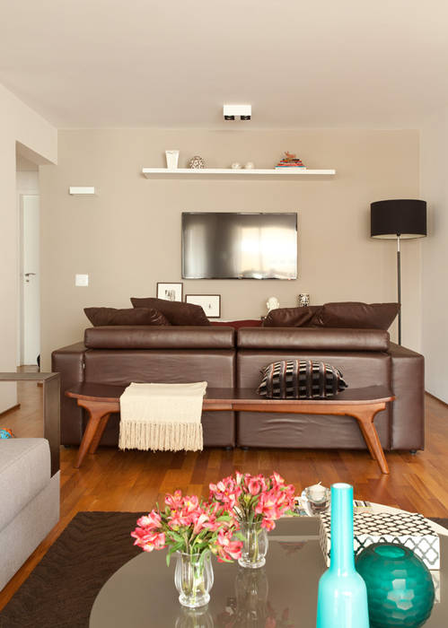 Apartamento em Vila Nova Conceição, São Paulo Liliana Zenaro Interiores Salas de estar modernas