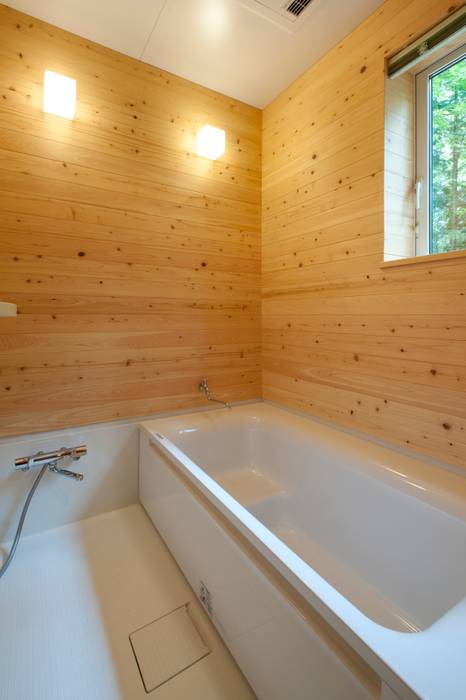 ひだまりのいえ, 吉田建築設計事務所 吉田建築設計事務所 Modern bathroom Wood Wood effect