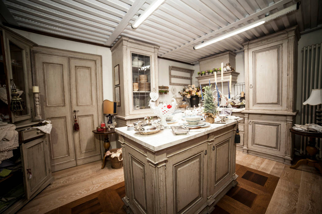 Cucina Magia Como-Edit, Porte del Passato Porte del Passato Classic style kitchen Bench tops