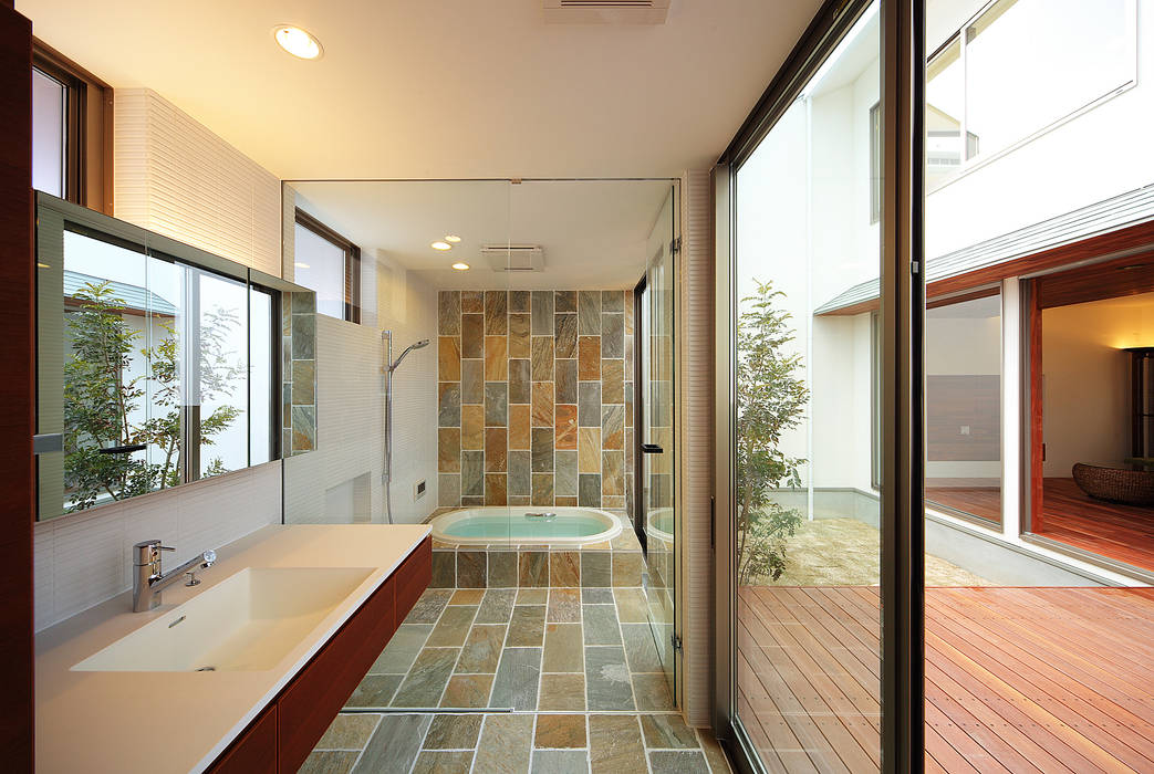 haus-vila, 一級建築士事務所haus 一級建築士事務所haus Phòng tắm phong cách châu Á