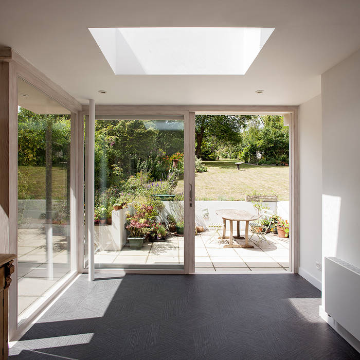 Private House in Epsom, Surrey, Francesco Pierazzi Architects Francesco Pierazzi Architects Modern conservatory Solid Wood Multicolored