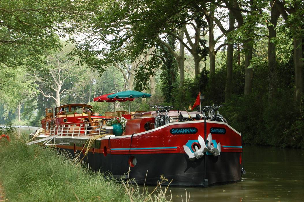 Péniche Savannah sur le Canal du Midi, ID SPACE ID SPACE เรือยอร์ชและเรือเจ็ท