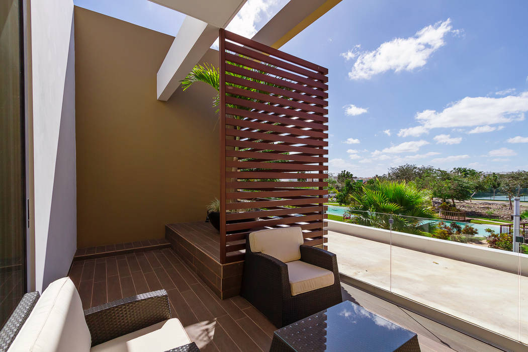 Casa Manantiales, Enrique Cabrera Arquitecto Enrique Cabrera Arquitecto Modern balcony, veranda & terrace