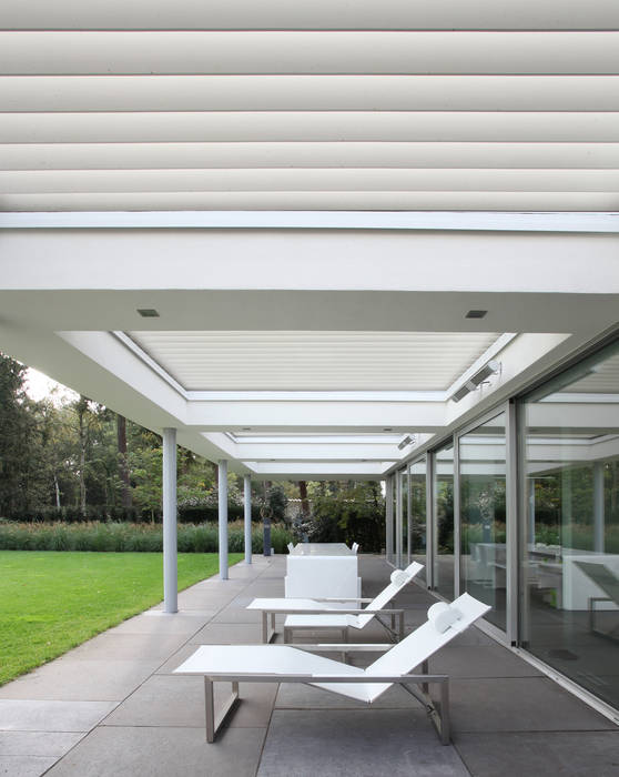 Design bungalow in Bilthoven, Lab32 architecten Lab32 architecten Balcones y terrazas modernos