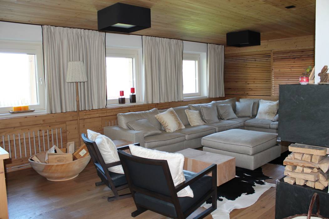 Einfamilienhaus Im Chalet Stil Wohnzimmer Im Landhausstil Von Room