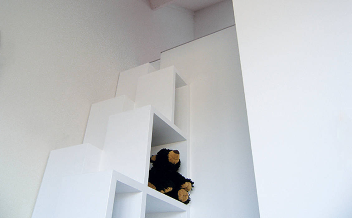 SLAAPZOLDER | denk in 3D, WEBERontwerpt | architectenbureau WEBERontwerpt | architectenbureau Nursery/kid’s room Storage