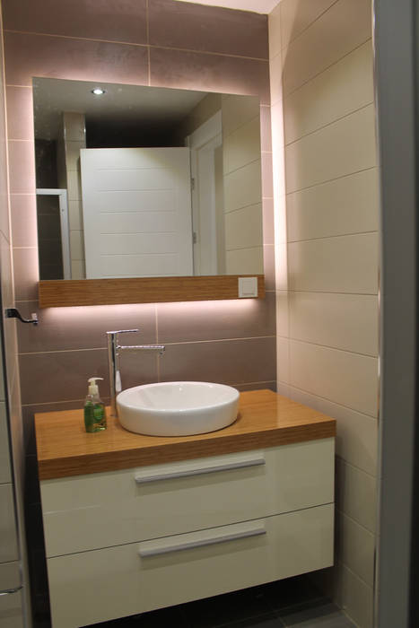 homify Modern Banyo