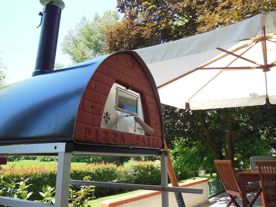 Wood fired pizza oven Pizzone certified for food use and composed by professional material Genotema SRL Unipersonale Jardines de estilo rústico