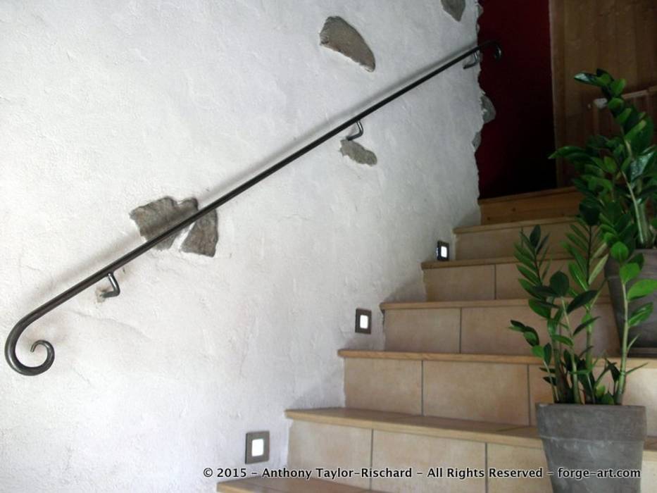Rampe d'escalier et Main Courante, Forge Art by A.T.R Forge Art by A.T.R Couloir, entrée, escaliers modernes